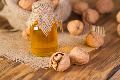 Чудодейна комбинация от мед и орехи: Естествени лекове за множество болести!